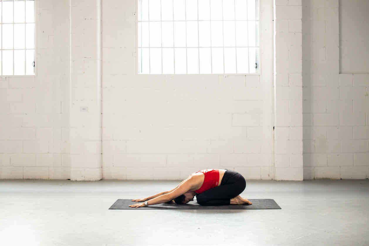 how-does-yoga-improve-sleep-2